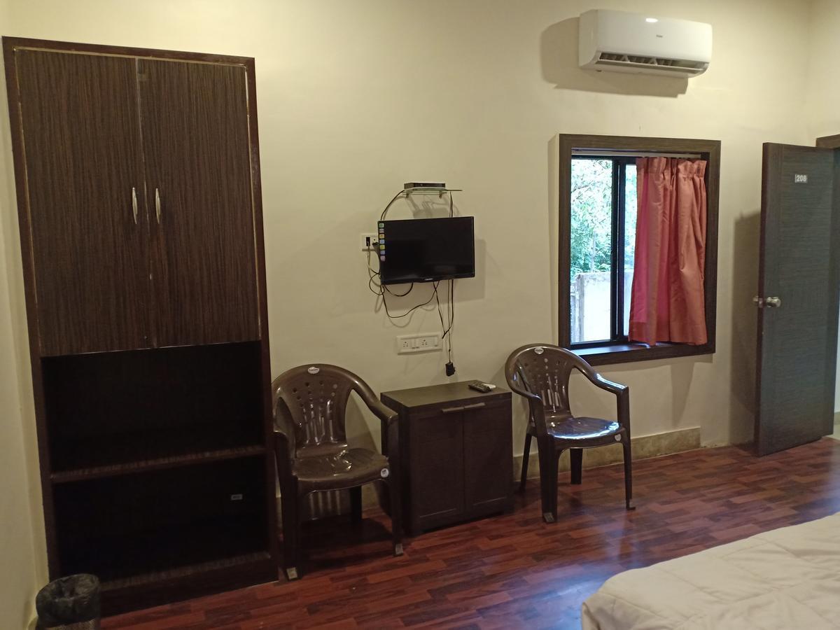 Oyo 11395 Hotel Ritz Heritage Lonavala Exterior photo