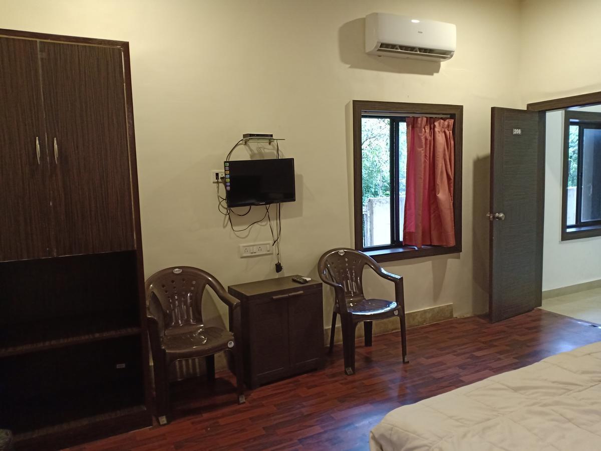 Oyo 11395 Hotel Ritz Heritage Lonavala Exterior photo